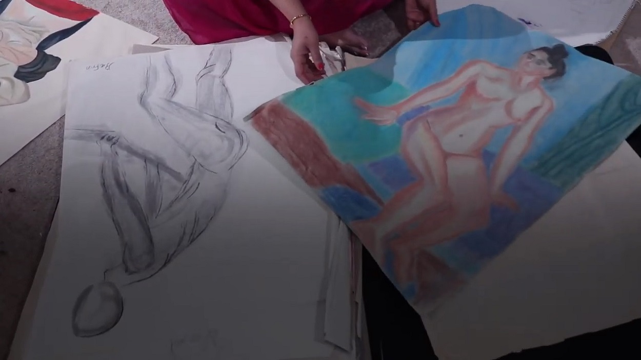 Kurdish woman works to acquaint Kurds with nude art